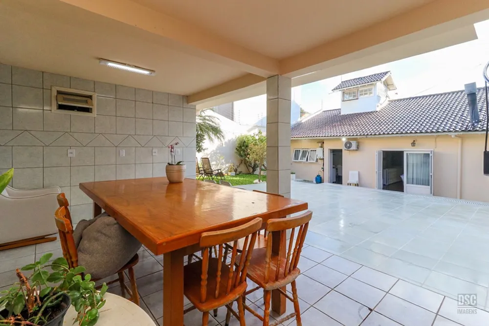 Casa para venda no bairro Jardim Itu em Porto Alegre