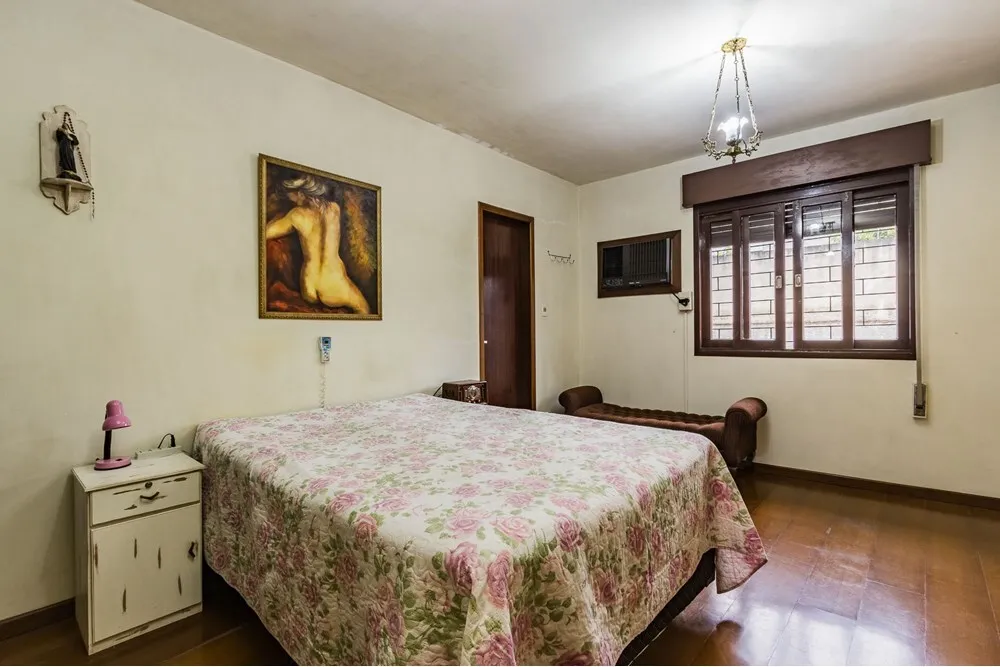 Casa para venda no bairro Vila Ipiranga em Porto Alegre