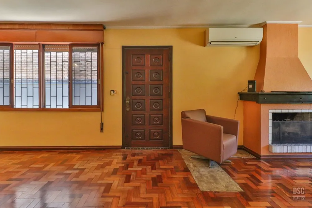 Casa para venda no bairro Vila Ipiranga em Porto Alegre
