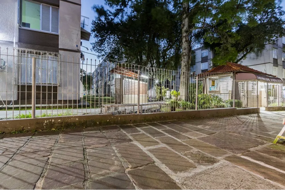 Apartamento para venda no bairro Vila Ipiranga em Porto Alegre