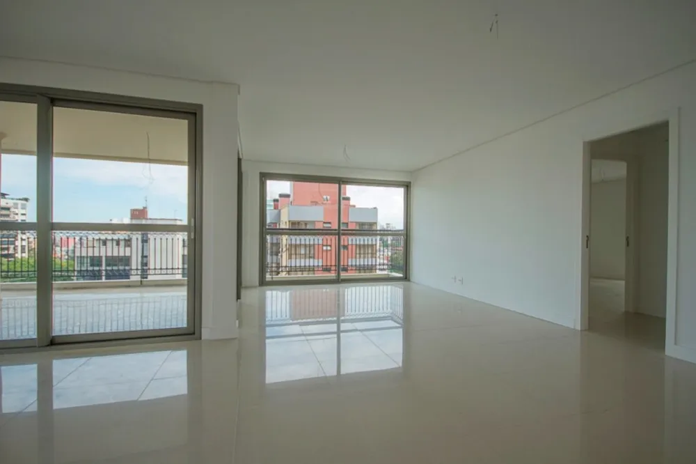 Apartamento para venda no bairro Três Figueiras em Porto Alegre