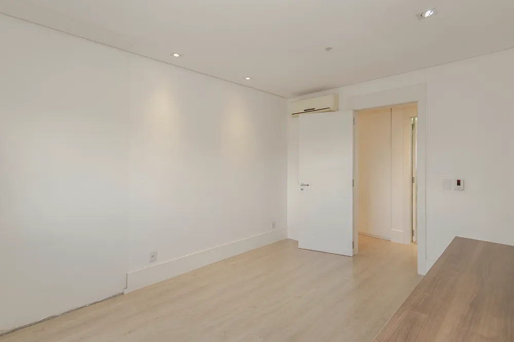 Triplex para venda no bairro Bela Vista em Porto Alegre