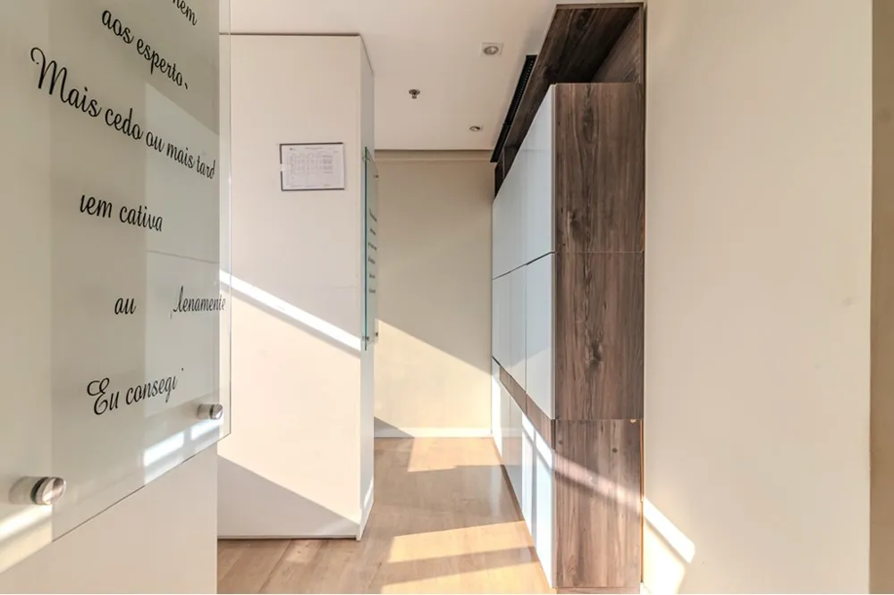 Sala para venda no bairro Três Figueiras em Porto Alegre