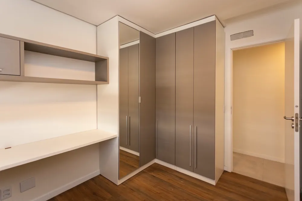 Apartamento para venda no bairro Vila Ipiranga em Porto Alegre