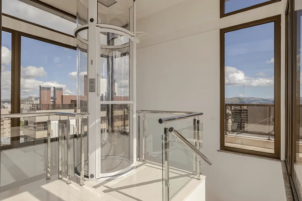 Triplex para venda no bairro Bela Vista em Porto Alegre