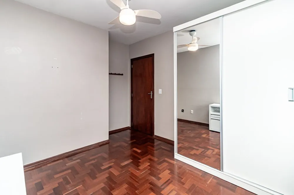 Apartamento para venda no bairro Vila Ipiranga em Porto Alegre
