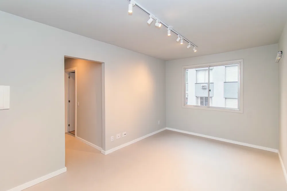 Apartamento para venda no bairro Vila Ipiranga em Porto Alegre