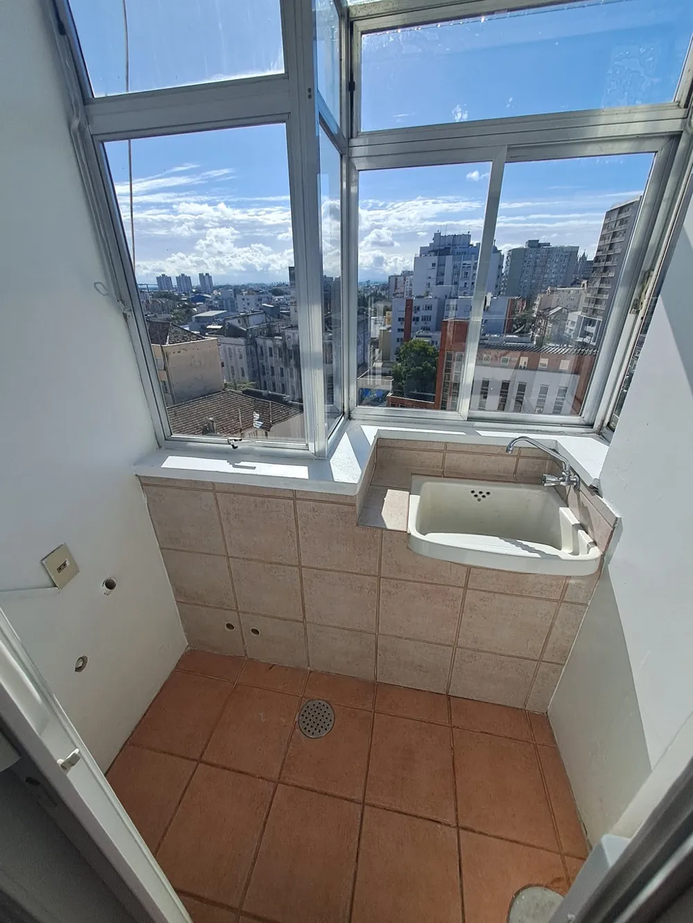 Apartamento para venda no bairro Floresta em Porto Alegre