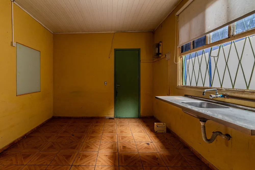 Edifício Comercial para venda no bairro Vila Ipiranga em Porto Alegre
