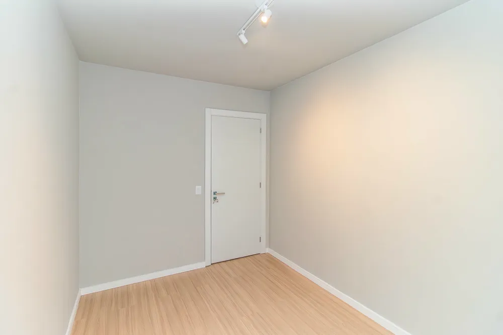 Apartamento para venda no bairro Vila Ipiranga em Porto Alegre
