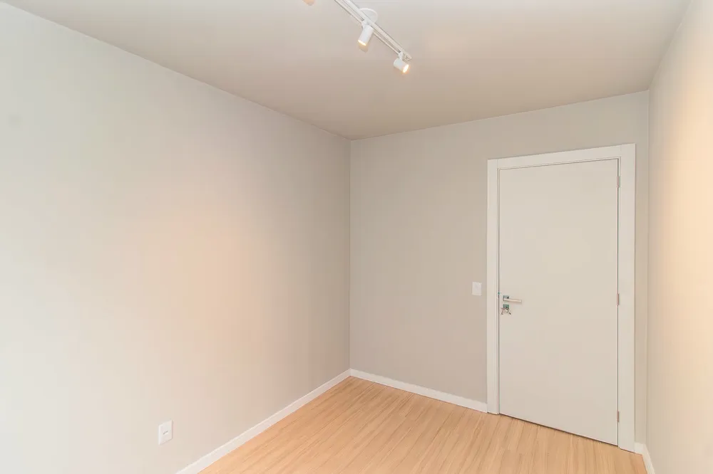 Apartamento para venda no bairro Vila Ipiranga em Porto Alegre