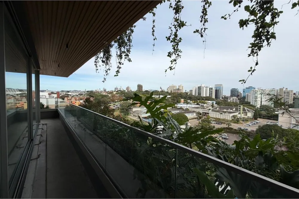 Apartamento para venda no bairro Três Figueiras em Porto Alegre