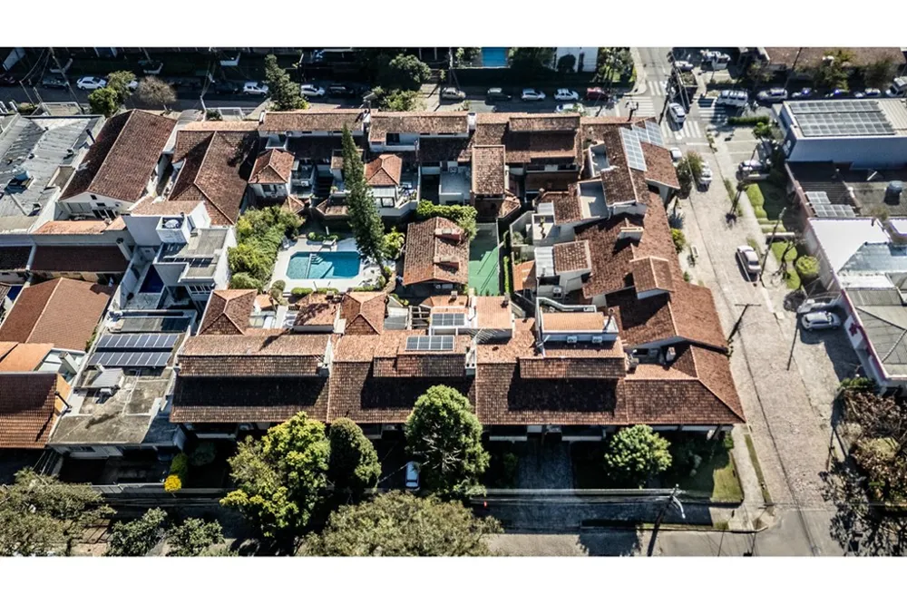 Casa em Condomínio para venda no bairro Três Figueiras em Porto Alegre