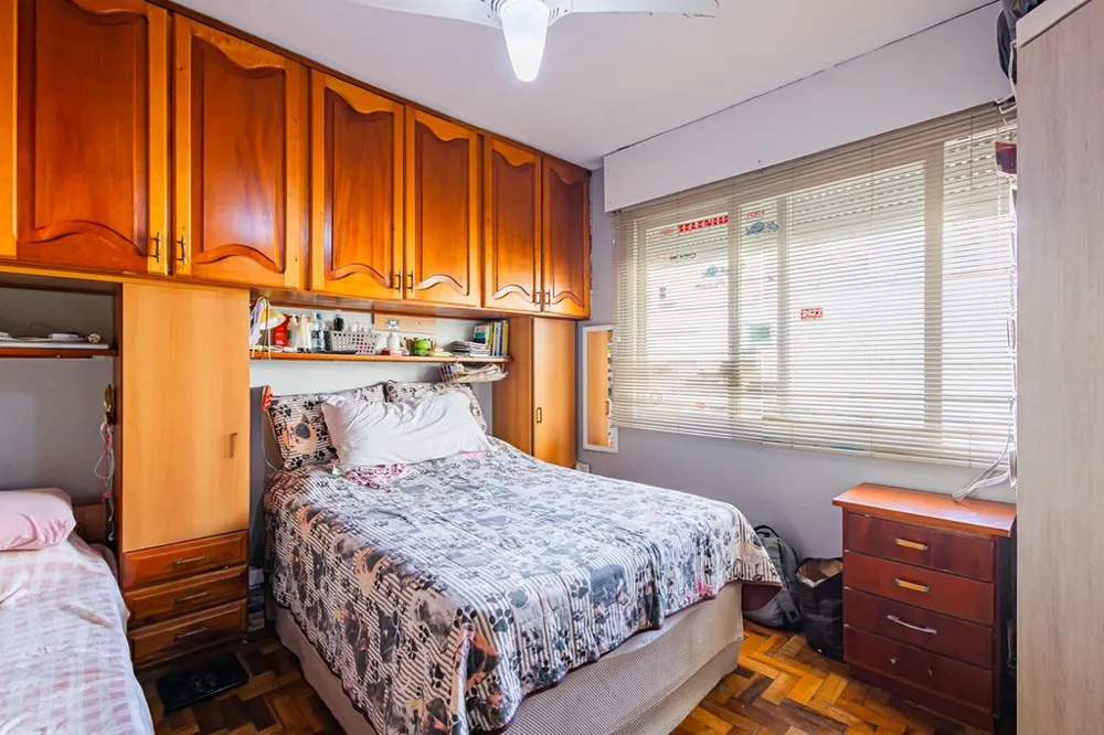Apartamento para venda no bairro Vila Ipiranga em Porto Alegre