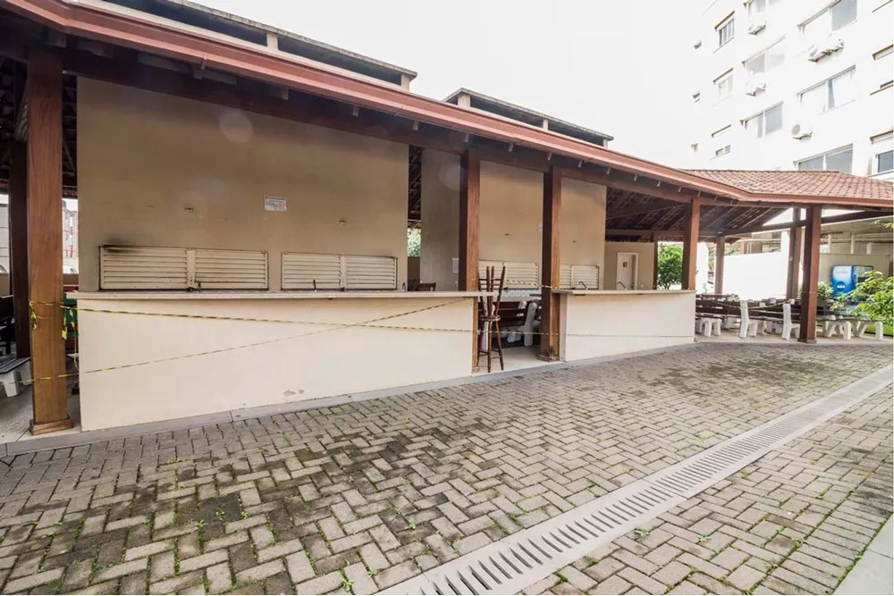Apartamento para venda no bairro Vila Ipiranga em Porto Alegre