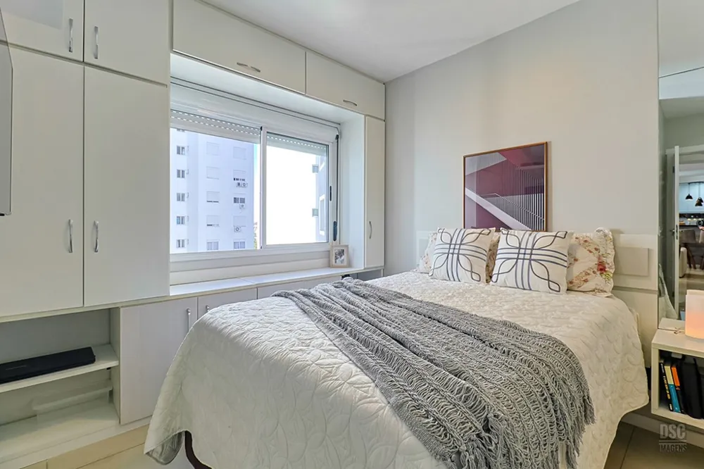 Apartamento para venda no bairro Vila Ipiranga em Porto Alegre