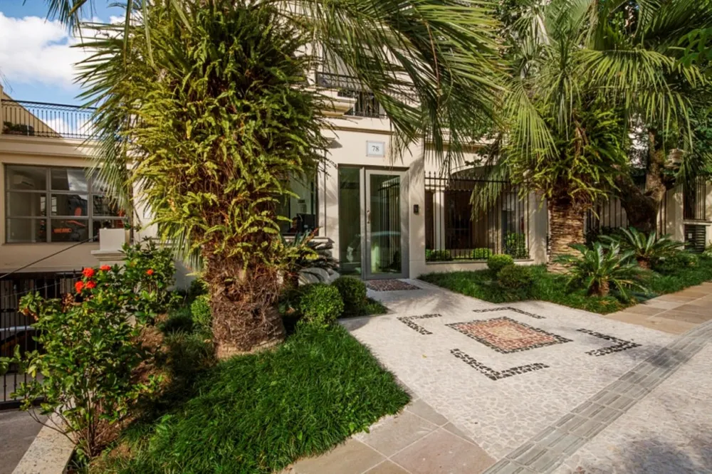 Apartamento para venda no bairro Três Figueiras em Porto Alegre