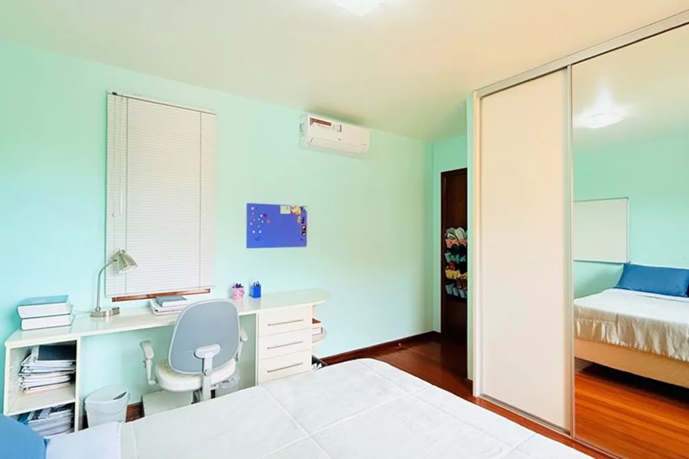 Casa para venda no bairro Teresópolis em Porto Alegre