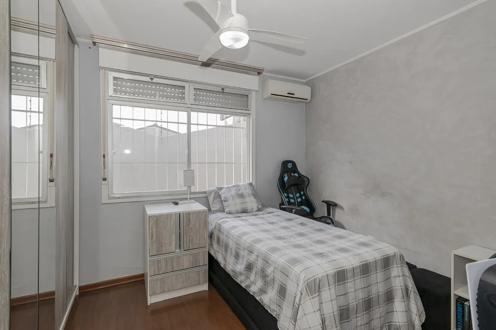 Casa para venda no bairro Jardim Itu em Porto Alegre