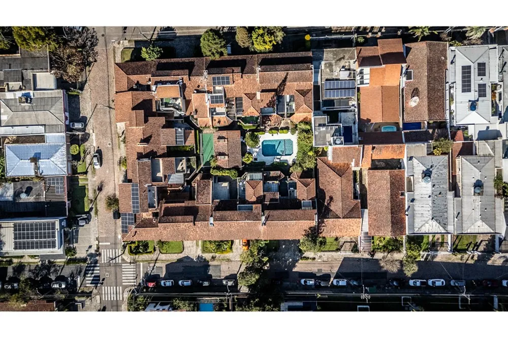 Casa em Condomínio para venda no bairro Três Figueiras em Porto Alegre