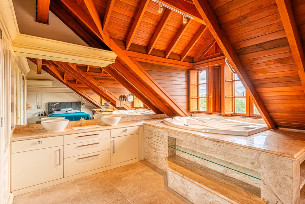 Casa em Condomínio para venda no bairro Três Figueiras em Porto Alegre