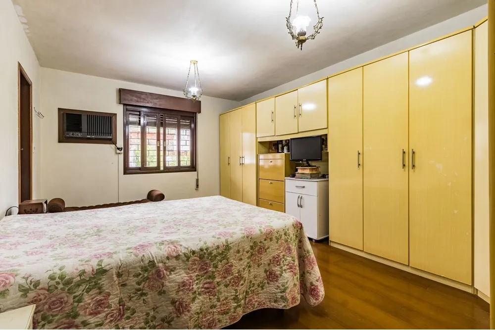 Casa para venda no bairro Vila Ipiranga em Porto Alegre