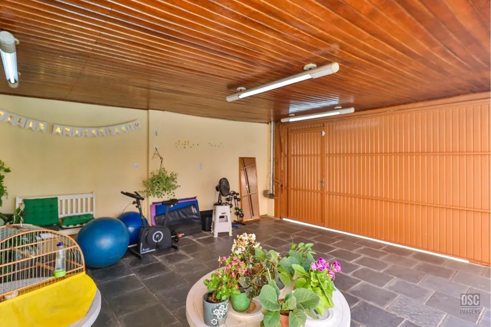 Casa para venda no bairro Rubem Berta em Porto Alegre