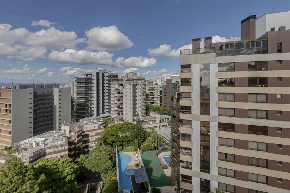 Triplex para venda no bairro Bela Vista em Porto Alegre