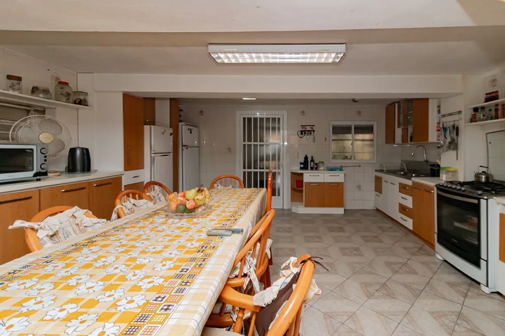 Casa para venda no bairro Vila Ipiranga em Porto Alegre
