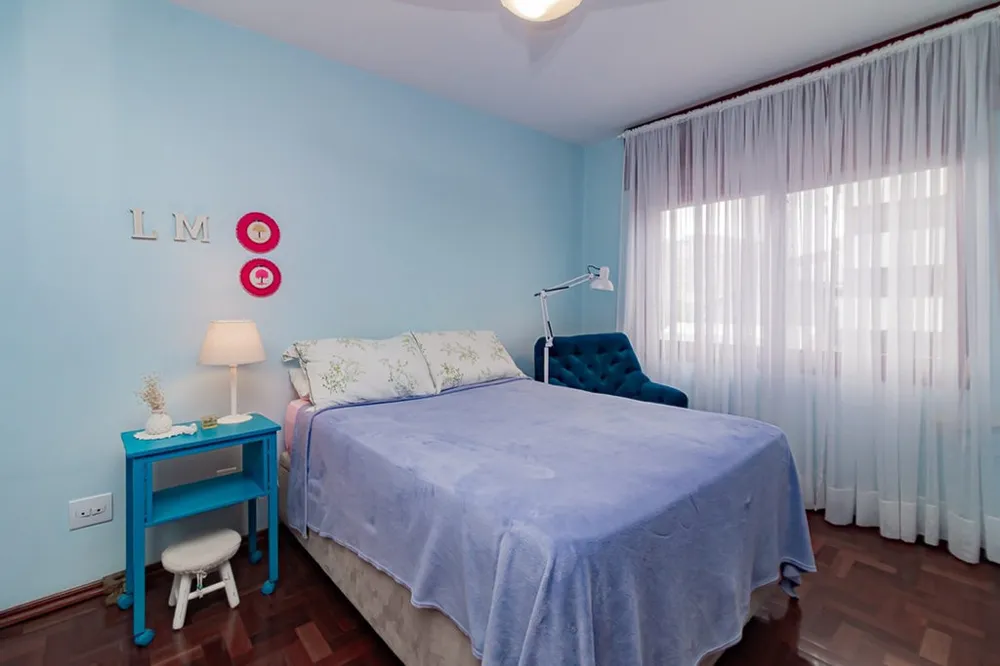 Apartamento para venda no bairro Vila Ipiranga em Porto Alegre