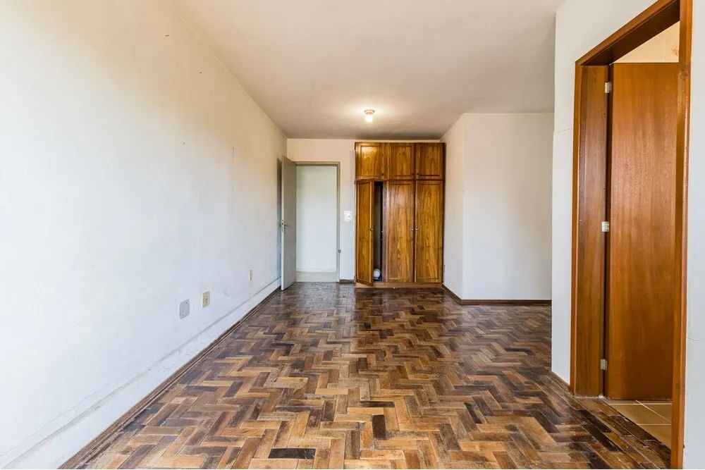 Casa para venda no bairro Partenon em Porto Alegre