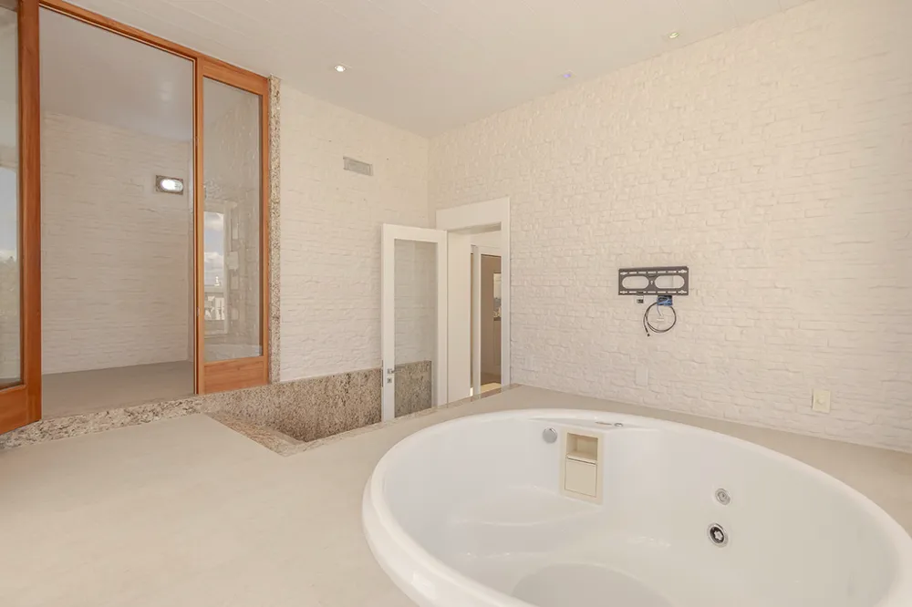 Triplex para venda no bairro Bela Vista em Porto Alegre