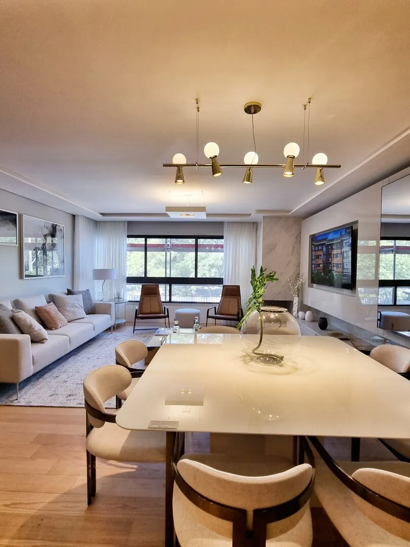Apartamento para venda no bairro Três Figueiras em Porto Alegre