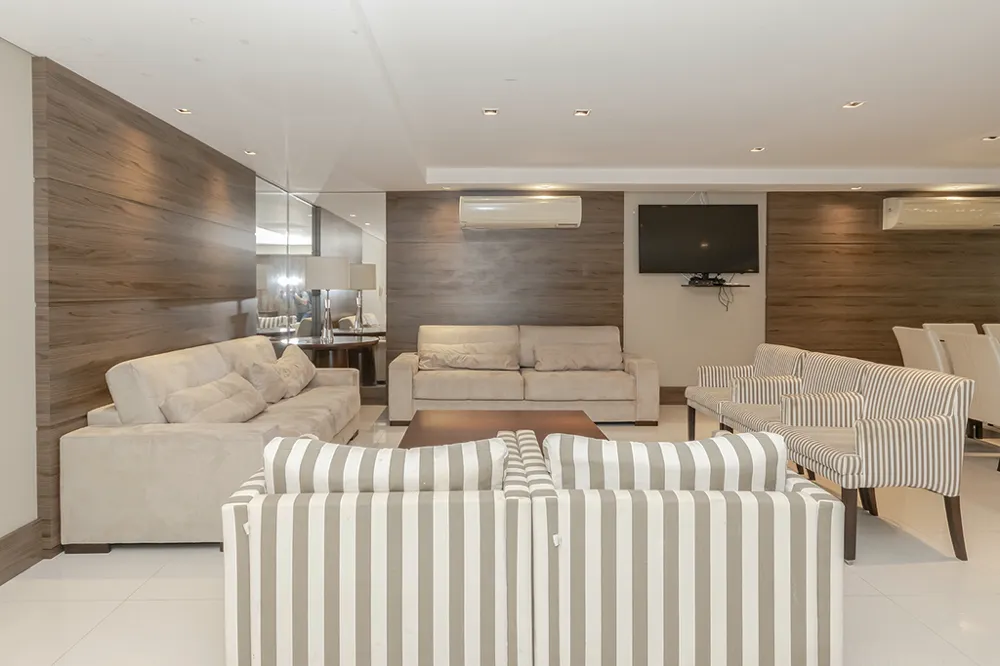 Triplex para venda no bairro Bela Vista em Porto Alegre