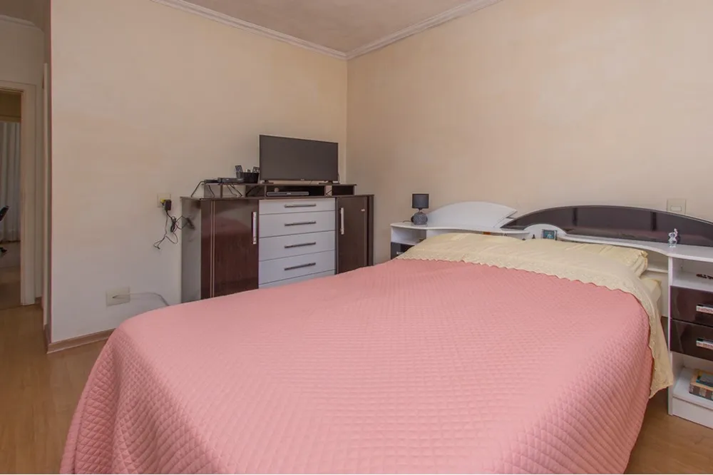 Casa para venda no bairro Vila Ipiranga em Porto Alegre