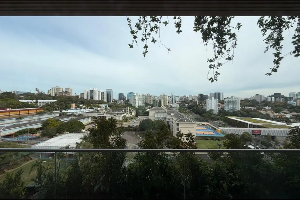 Apartamento para venda no bairro Três Figueiras em Porto Alegre
