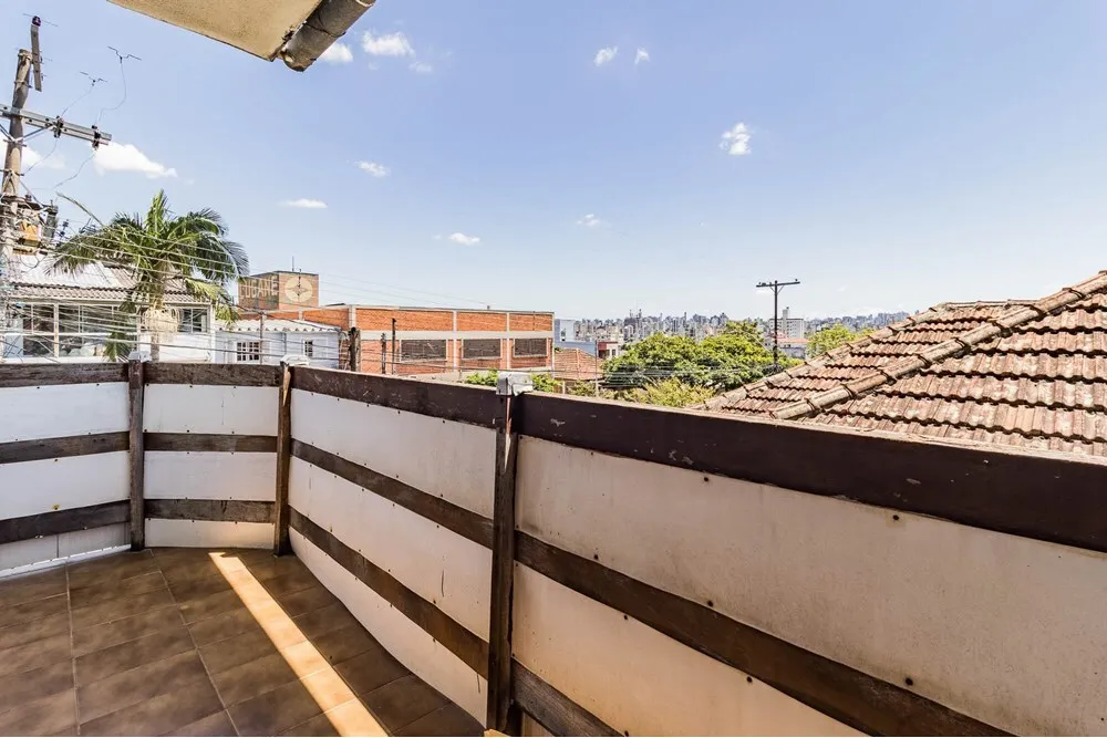Casa para venda no bairro Partenon em Porto Alegre