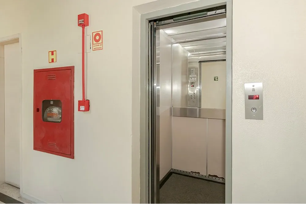 Sala para venda no bairro Auxiliadora em Porto Alegre