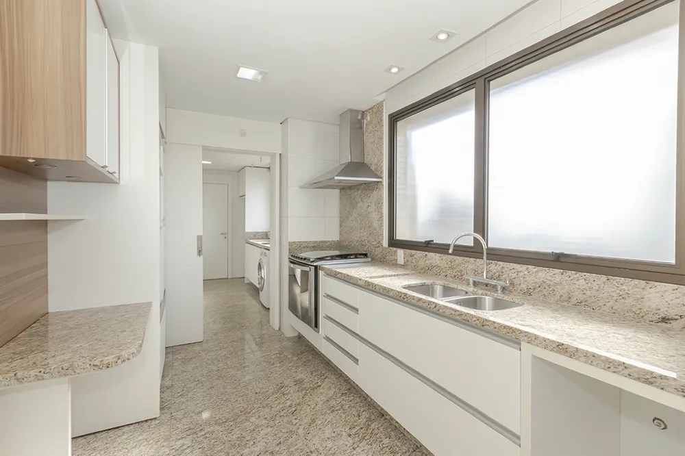 Triplex para venda no bairro Bela Vista em Porto Alegre