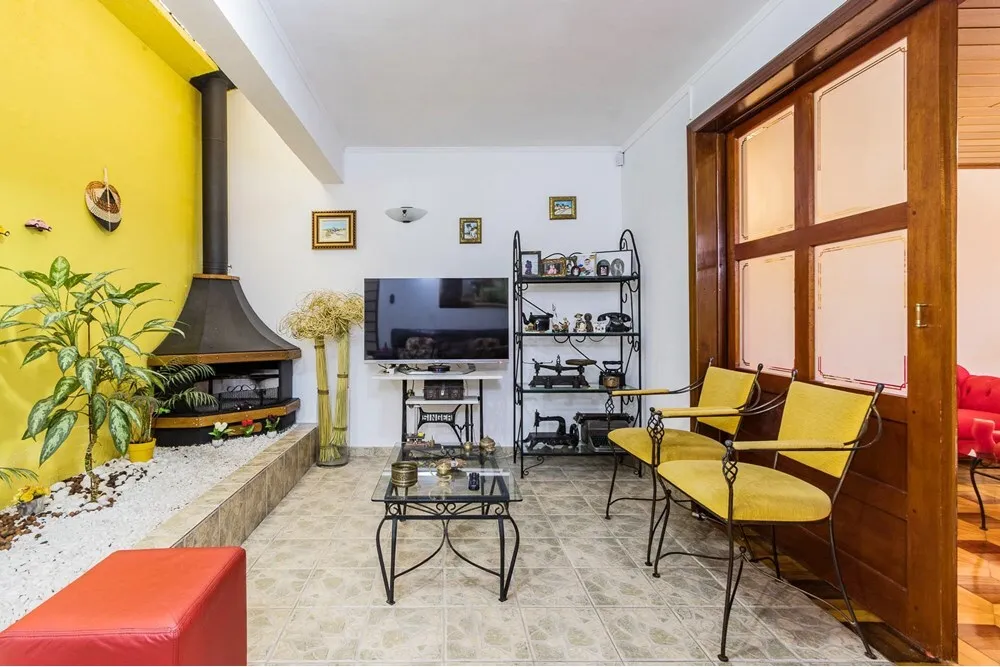 Casa para venda no bairro Vila Ipiranga em Porto Alegre