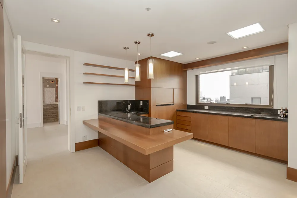 Triplex para venda no bairro Bela Vista em Porto Alegre