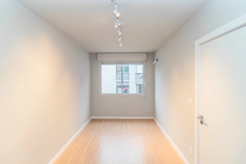 Apartamento para venda no bairro Vila Ipiranga em Porto Alegre