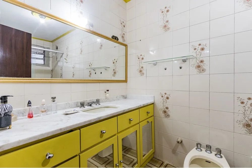 Casa para venda no bairro Vila Ipiranga em Porto Alegre