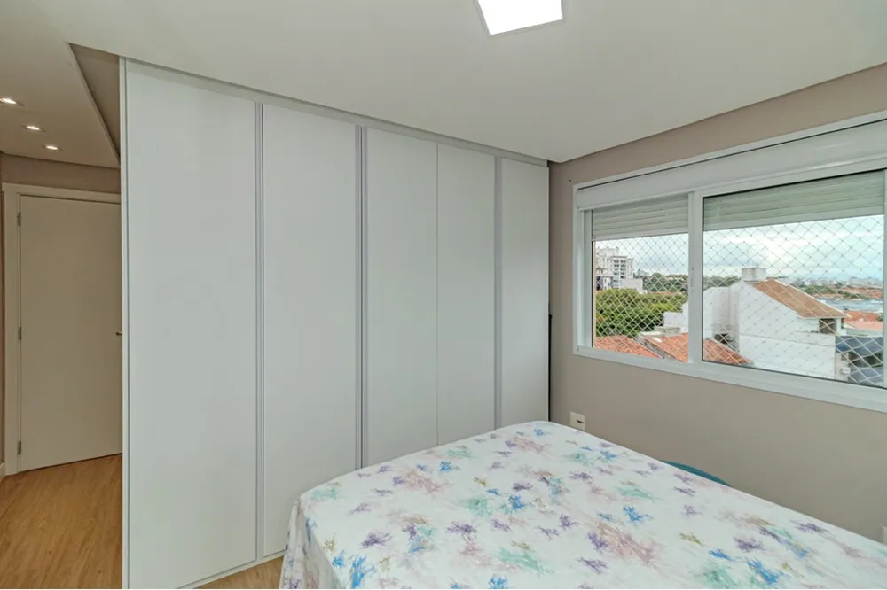 Apartamento para venda no bairro Passo da Areia em Porto Alegre