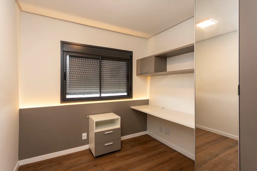 Apartamento para venda no bairro Vila Ipiranga em Porto Alegre