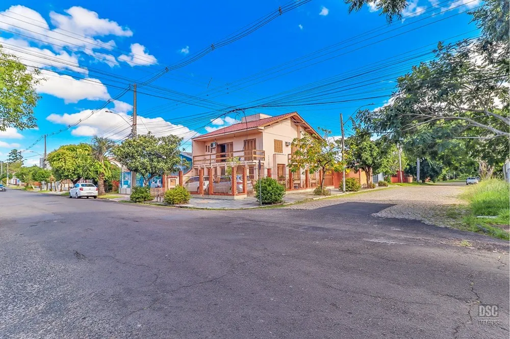 Casa para venda no bairro Rubem Berta em Porto Alegre