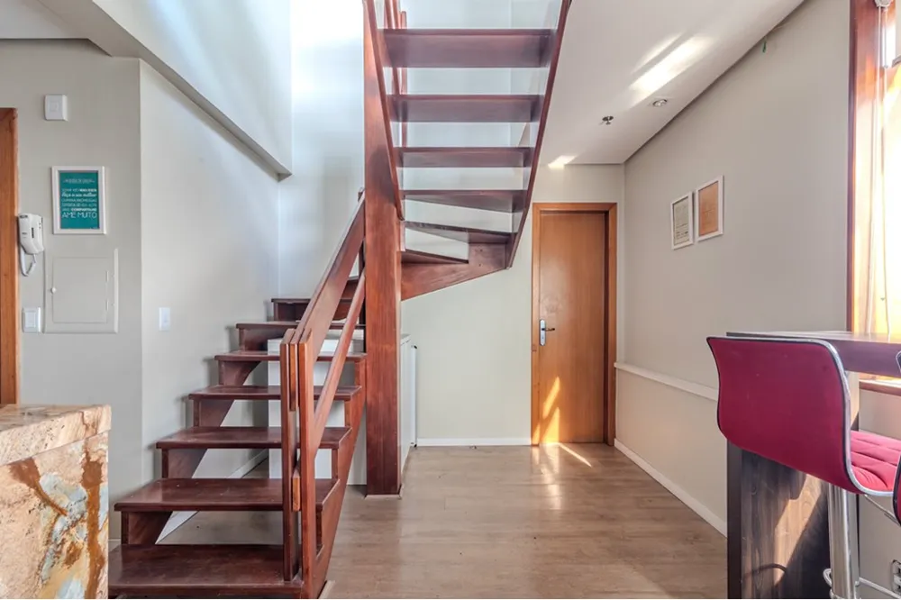 Sala para venda no bairro Três Figueiras em Porto Alegre