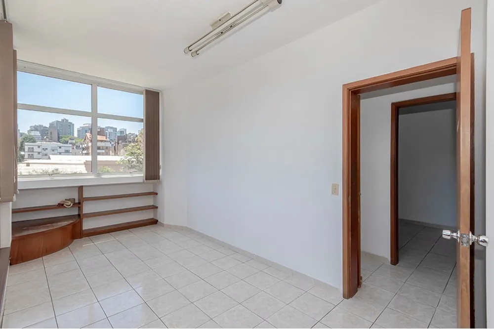 Sala para venda no bairro Auxiliadora em Porto Alegre