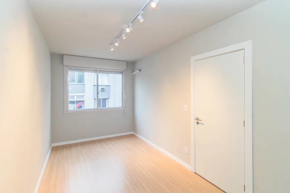 Apartamento para venda no bairro Vila Ipiranga em Porto Alegre