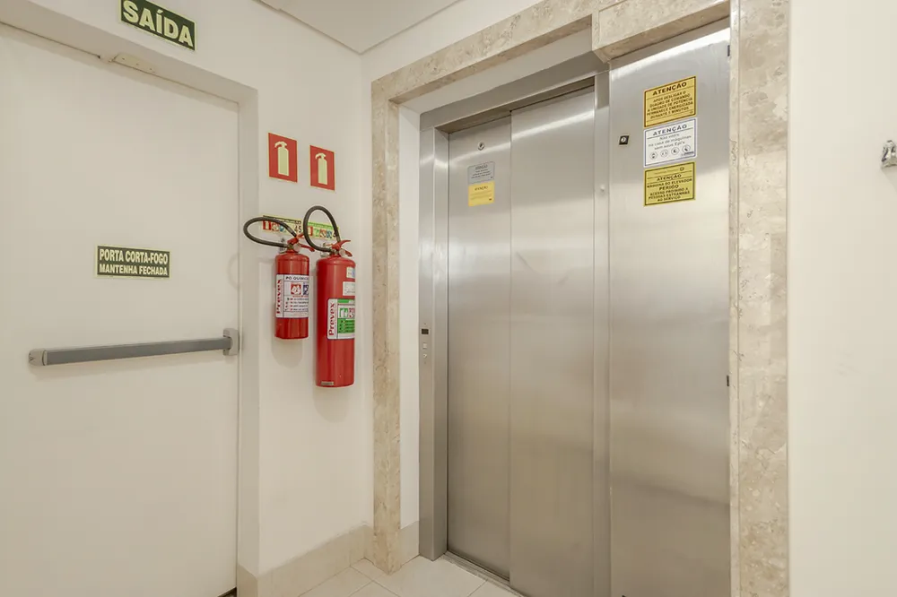 Triplex para venda no bairro Bela Vista em Porto Alegre
